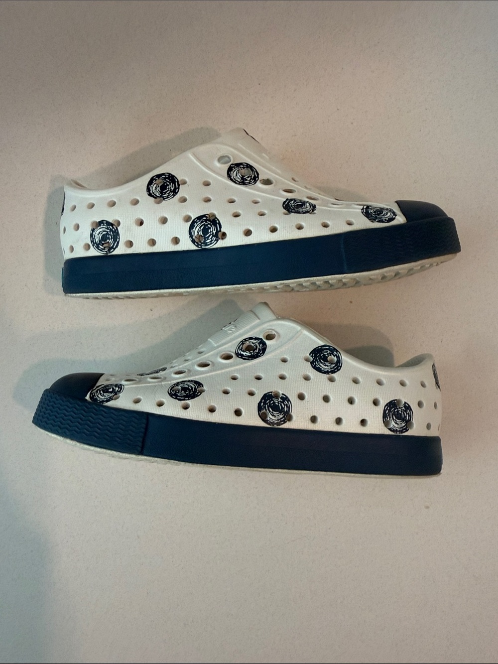 Native Water Shoes C9 Polka Dot Scribbles SUPER LIGHTLY WORN